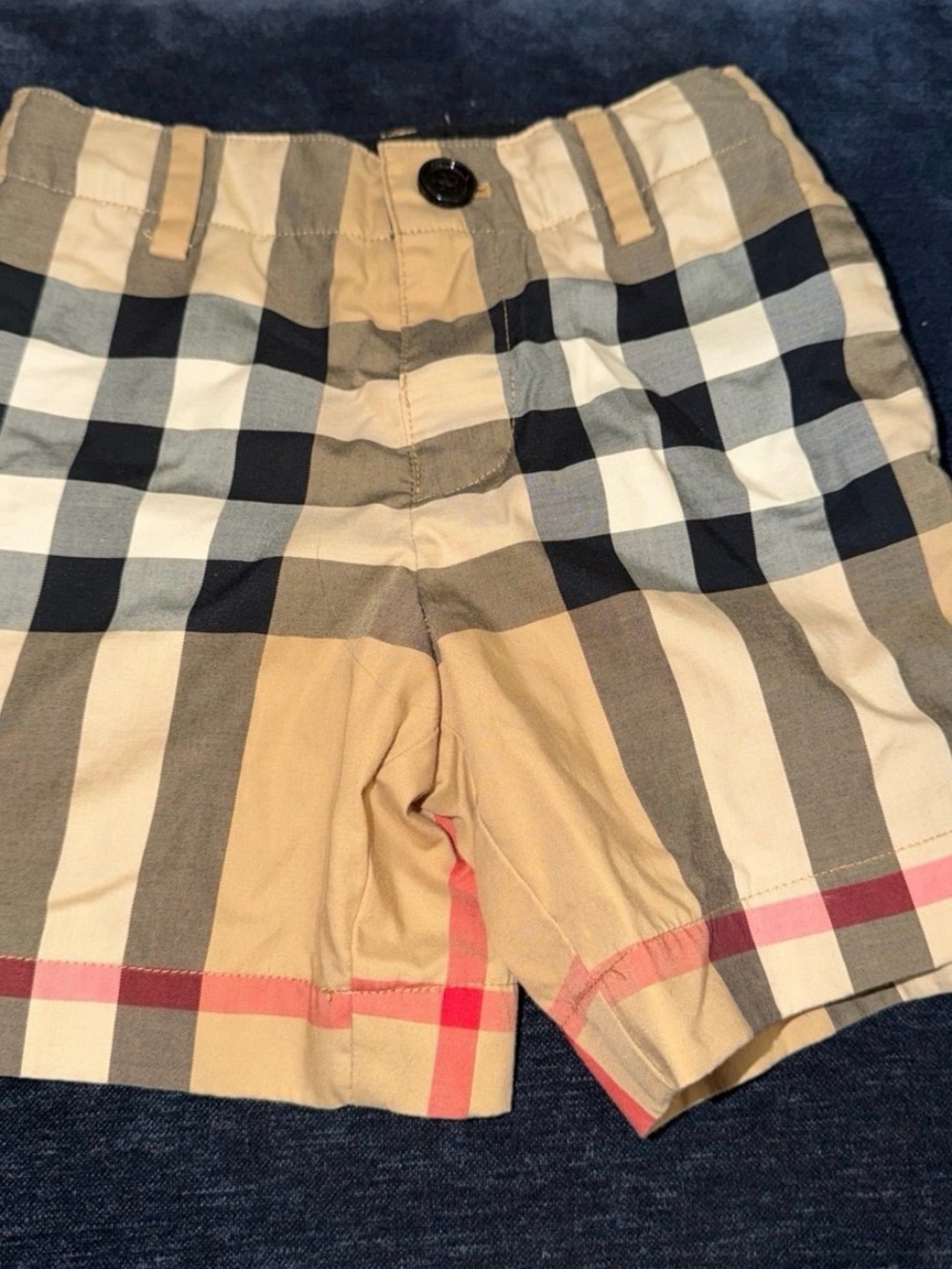 LIKE NEW Burberry Novacheck authentic 3Y (3t shorts) Unisex- FAMILY PHOTOS